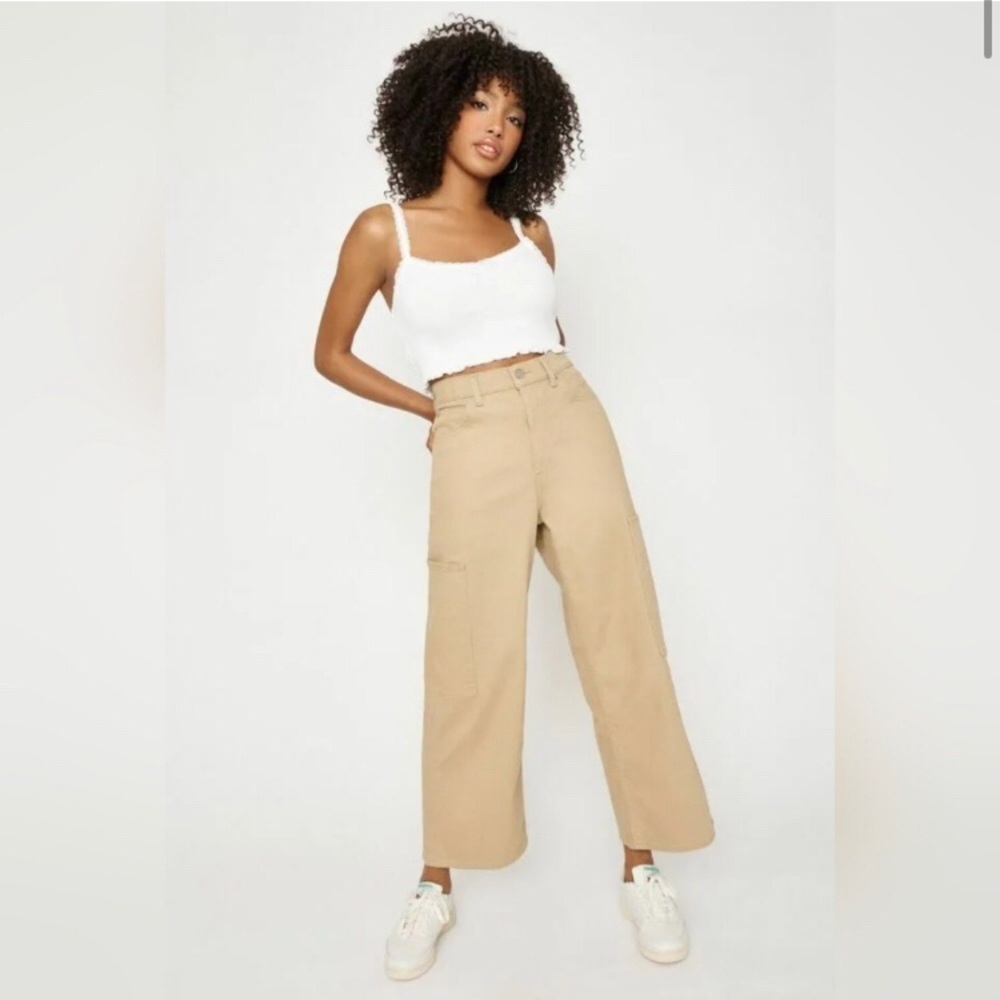 Levis High waisted wide leg crop utility pant 25 tan